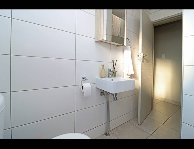4 BEDROOM HOUSE FOR SALE IN COSMO CITY